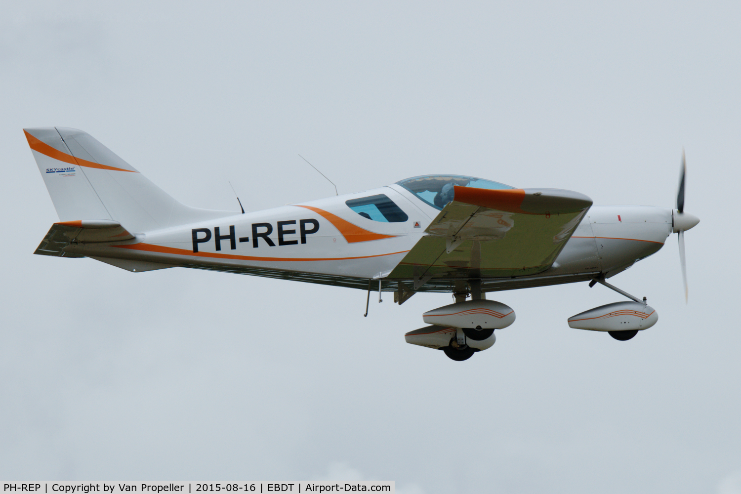 PH-REP, 2008 CZAW SportCruiser C/N 08SC172, SportCruiser from the Netherlands leaving the 2015 Schaffen-Diest fly-in