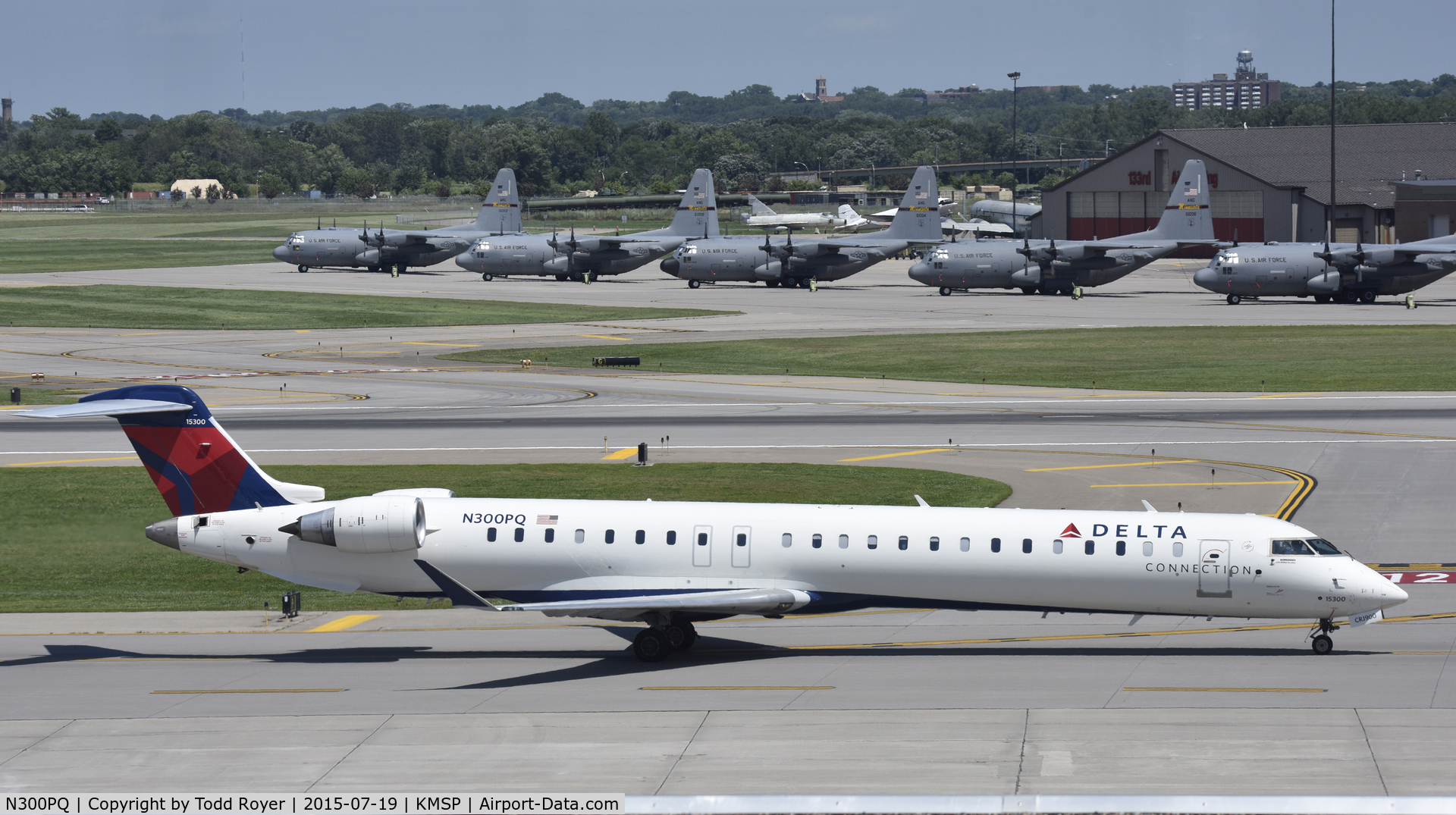 N300PQ, 2013 Bombardier CRJ-900LR (CL-600-2D24) C/N 15300, Taxiing at MSP