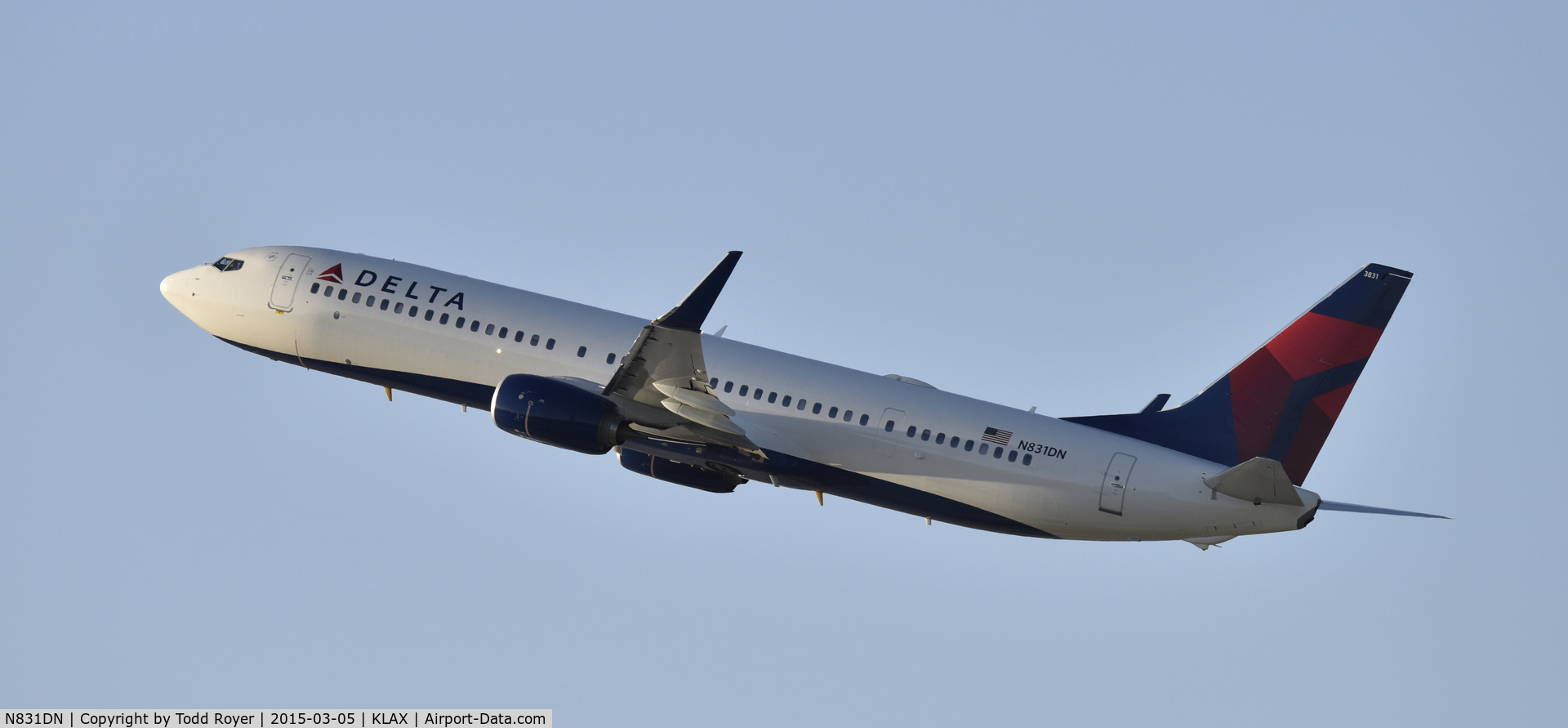 N831DN, 2014 Boeing 737-932/ER C/N 31942, Departing LAX