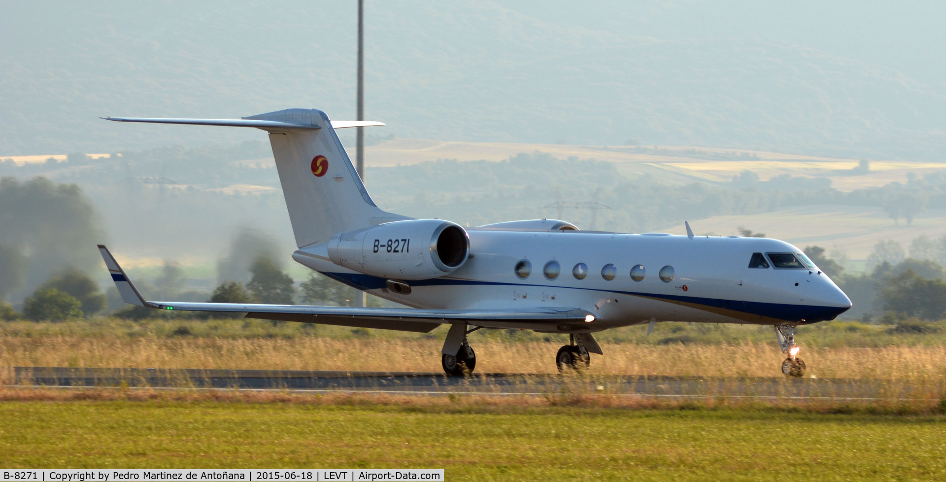 B-8271, 2012 Gulfstream Aerospace GIV-X (G450) C/N 4271, Foronda Vitoria-Gasteiz  - España