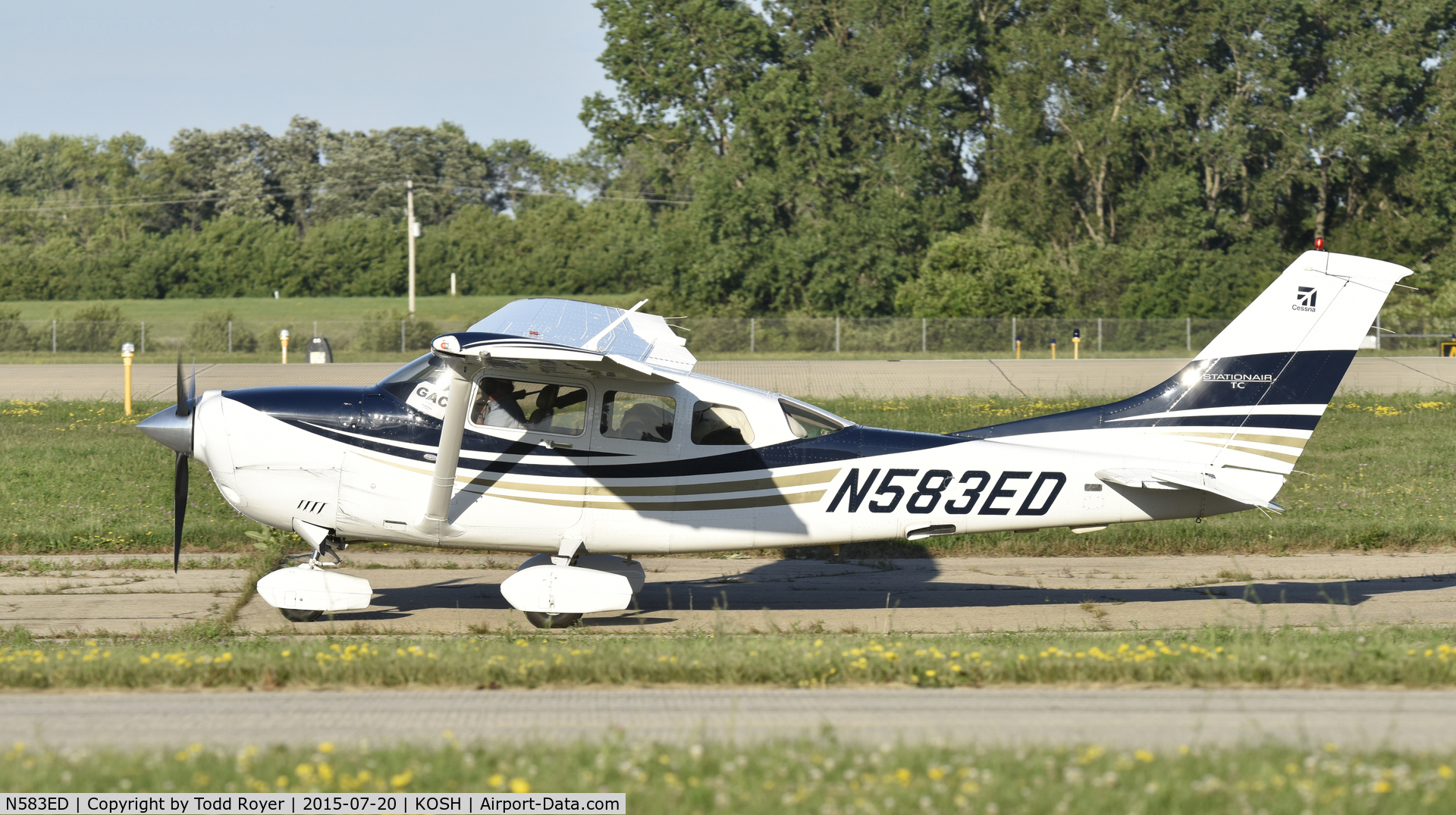 N583ED, 2005 Cessna T206H Turbo Stationair C/N T20608561, Airventure 2015