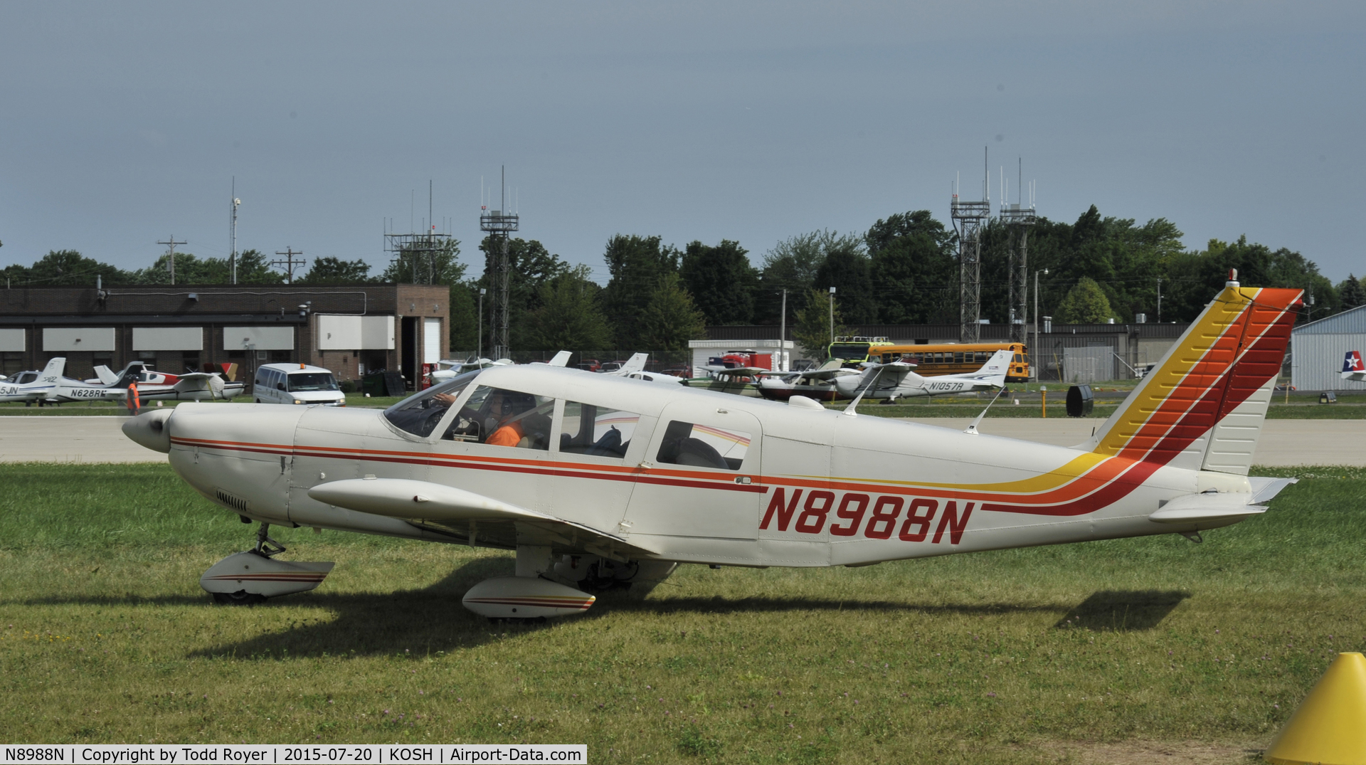 N8988N, 1969 Piper PA-32-300 Cherokee Six Cherokee Six C/N 32-40871, Airventure 2015