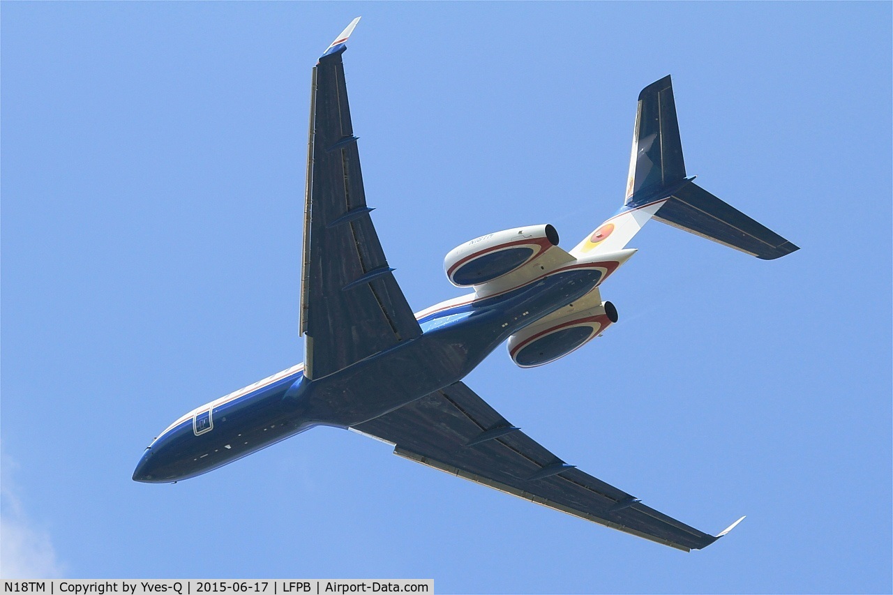 N18TM, 2001 Bombardier BD-700-1A10 Global Express C/N 9090, Bombardier BD-700-1A10, Take off rwy 25, Paris-Le Bourget airport (LFPB-LBG)
