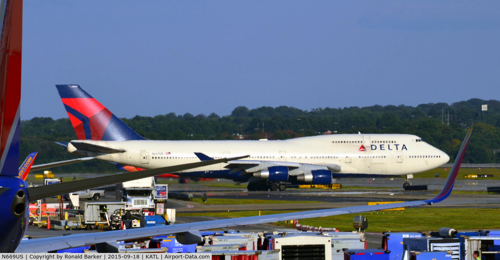 N669US, 1990 Boeing 747-451 C/N 24224, Taxi Atlanta