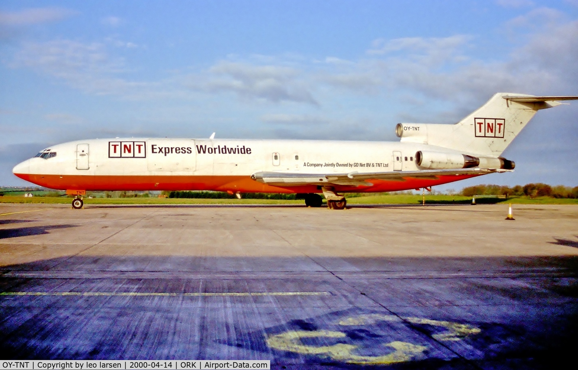 OY-TNT, 1973 Boeing 727-281F C/N 20725, Cork Irland 14.4.00