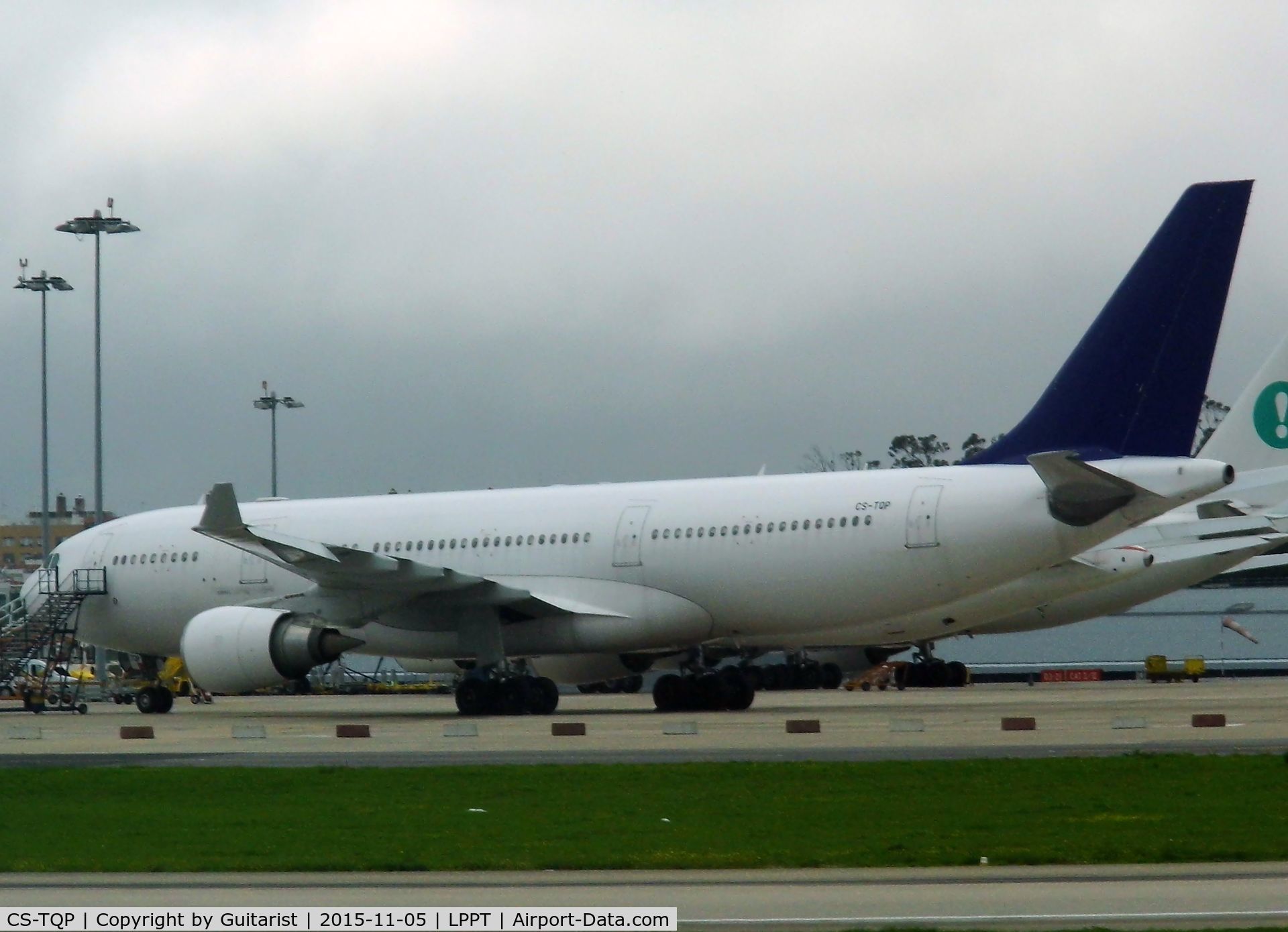 CS-TQP, 1998 Airbus A330-202 C/N 211, At Lisbon
