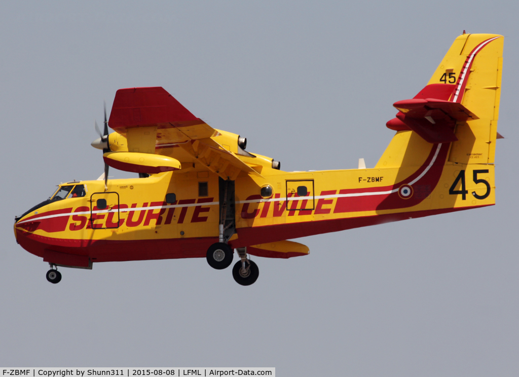 F-ZBMF, Canadair CL-215-6B11 CL-415 C/N 2045, Landing rwy 31R