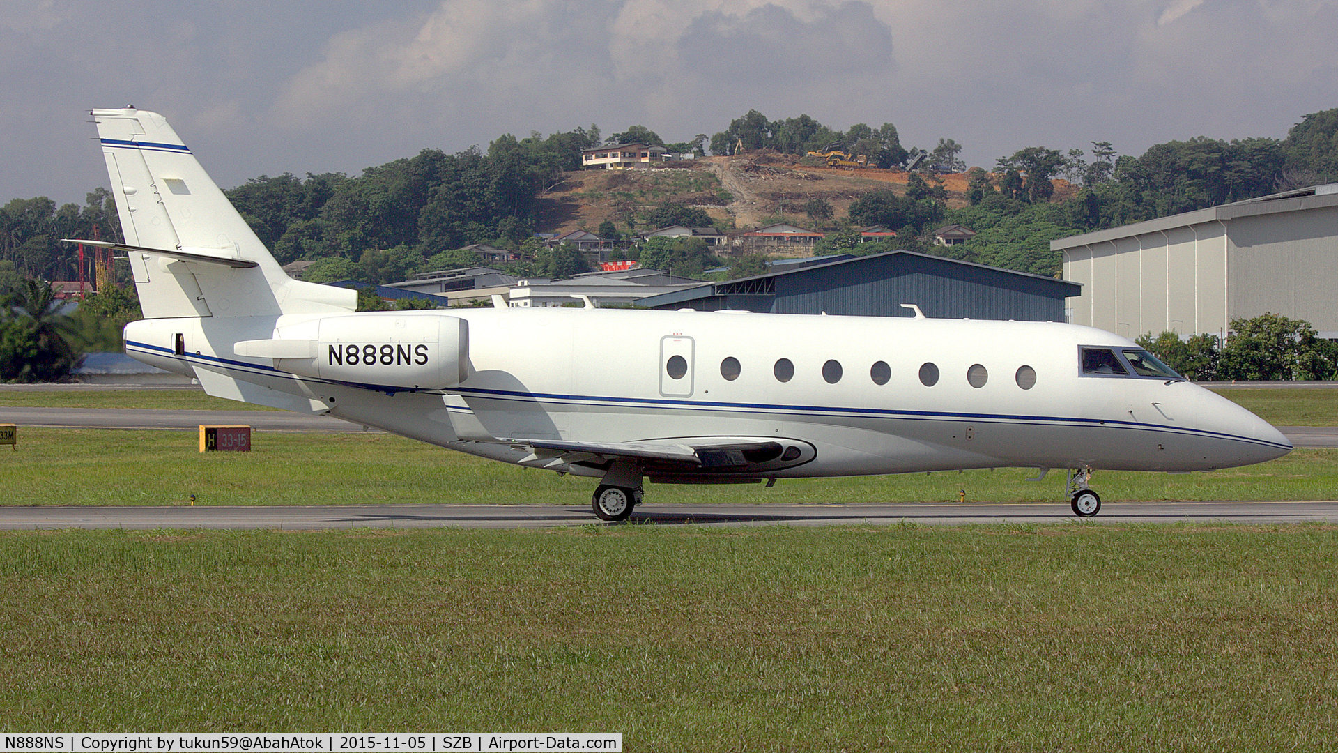 N888NS, 2005 Israel Aircraft Industries Gulfstream 200 C/N 114, N888NS
Private
Israel Aircraft Industry Gulfstream 200
SZB/WMSA
November 5, 2015
@ Rwy 15-33 Blue Pipe