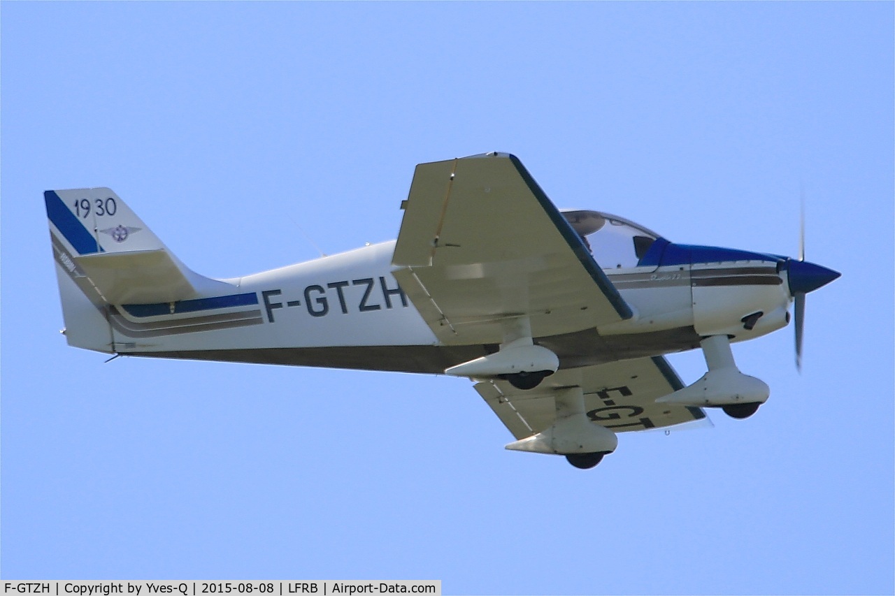 F-GTZH, Robin DR-400-120 Petit Prince C/N 2455, Robin DR-400-120 Petit Prince, Take off Rwy 07R, Brest-Bretagne Airport (LFRB-BES)