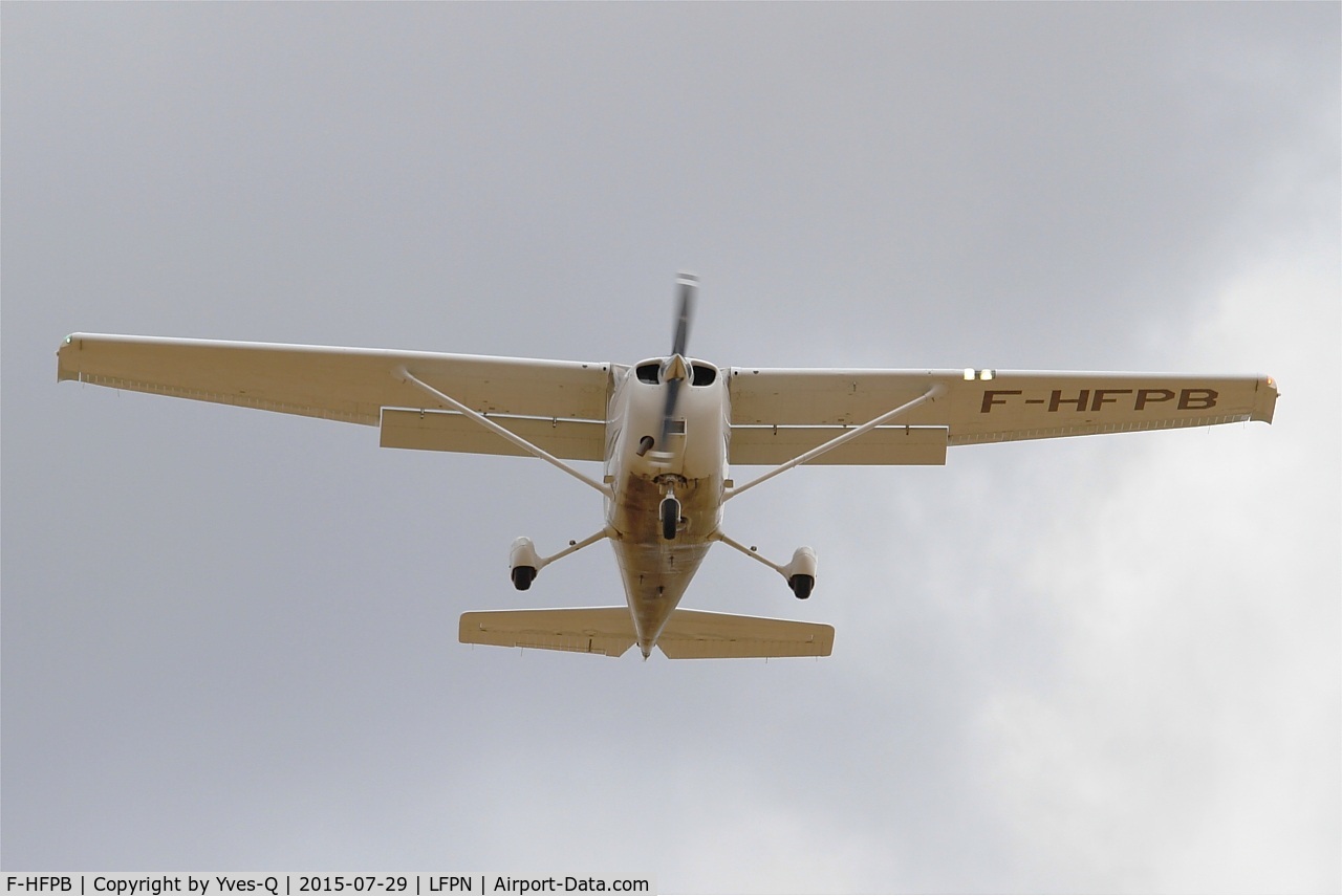 F-HFPB, 2007 Cessna 172S Skyhawk SP C/N 172S10637, Cessna 172-S Skyhawk, Short approach rwy 25R, Toussus-Le-Noble airport (LFPN-TNF)