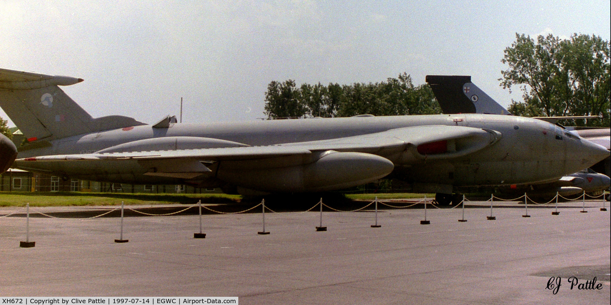 XH672, 1960 Handley Page Victor K.2 C/N HP80/57, On external display at RAFM Cosford in July 1997