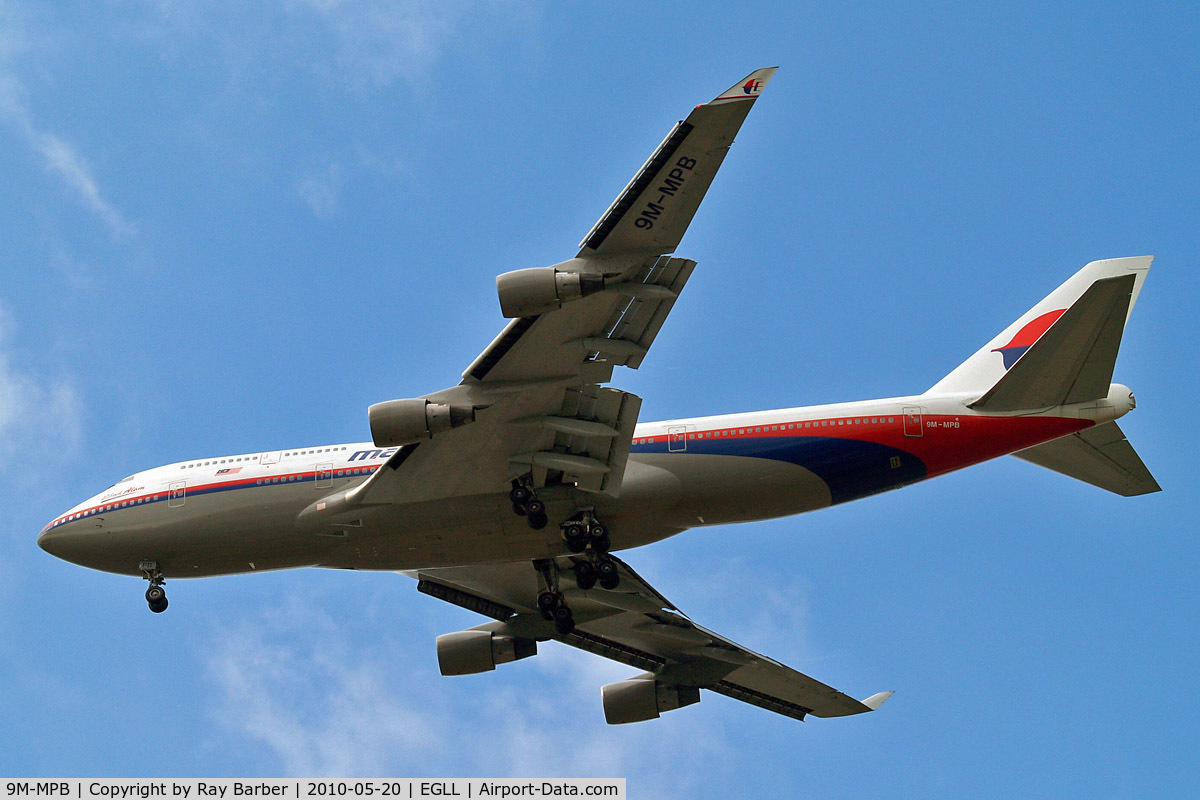 9M-MPB, 1993 Boeing 747-4H6 C/N 25699/965, Boeing 747-4H6 [25699] (Malaysia Airlines) Home~G 20/05/2010. On approach 27R.