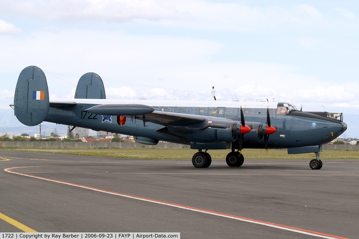 1722, 1957 Avro 716 Shackleton MR.3 C/N 1532, Avro 696 Shackleton MR.3 [1532] (South African Air Force) Ysterplaat~ZS 23/09/2006