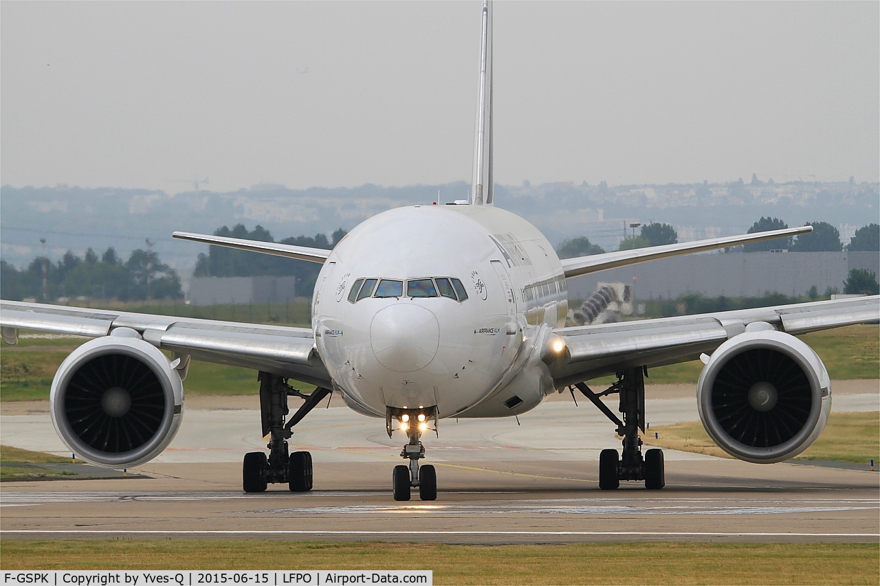 F-GSPK, 2000 Boeing 777-228/ER C/N 29010, Boeing 777-228 (ER), Lining up prior take off rwy 08, Paris-Orly airport (LFPO-ORY)