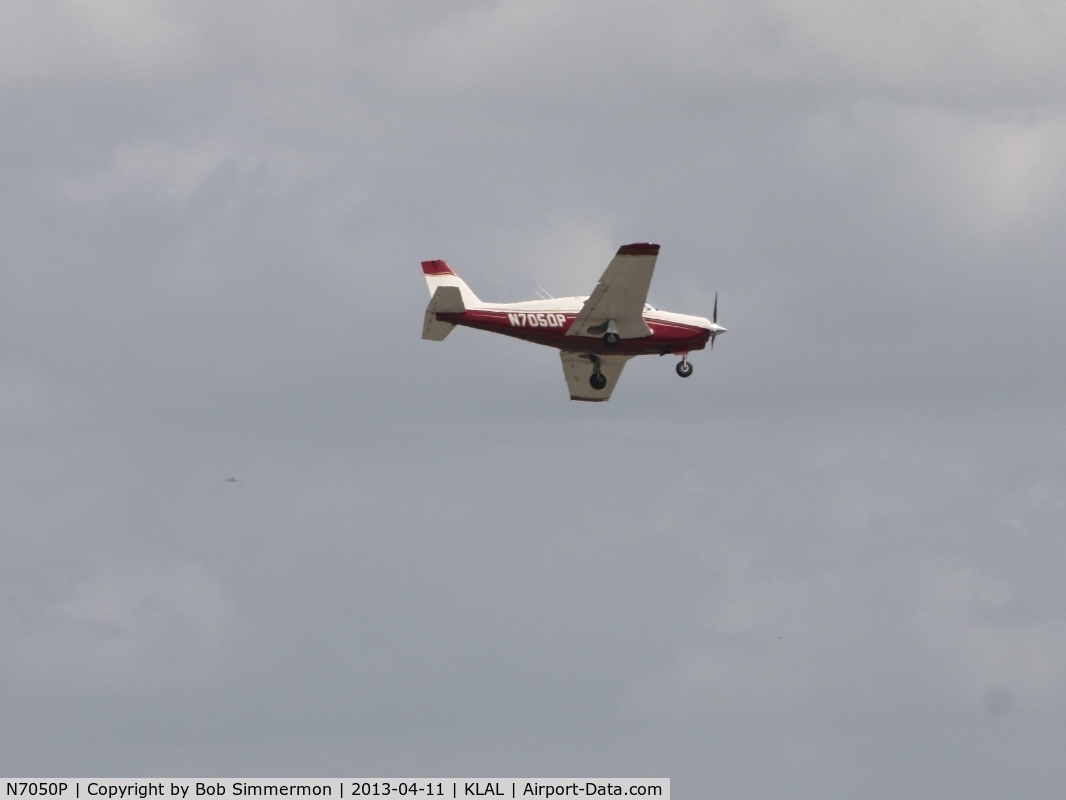 N7050P, Piper PA-24-250 Comanche C/N 24-2199, Arriving at Lakeland, FL - Sun N Fun 2013