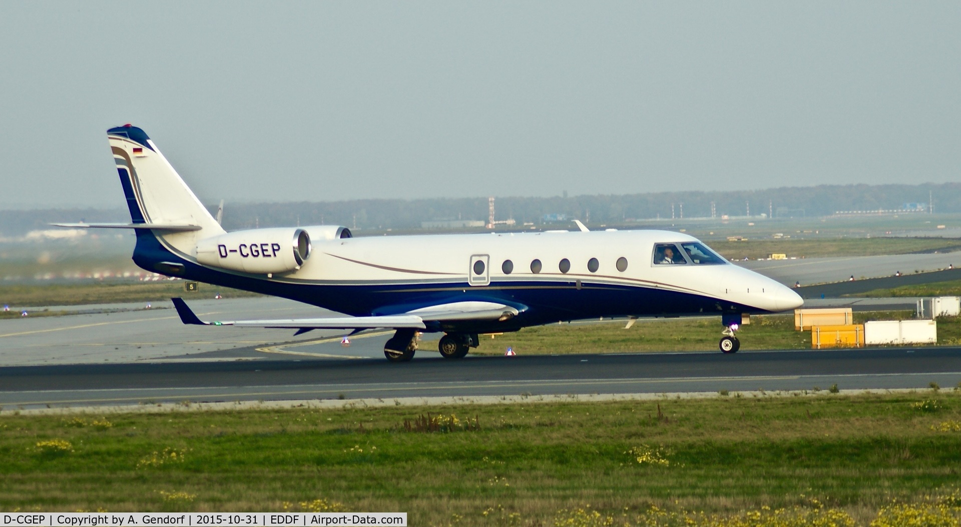 D-CGEP, Gulfstream Aerospace G150 C/N 287, Private (untitled), is here on RWY 18 at Frankfurt Rhein/Main(EDDF)