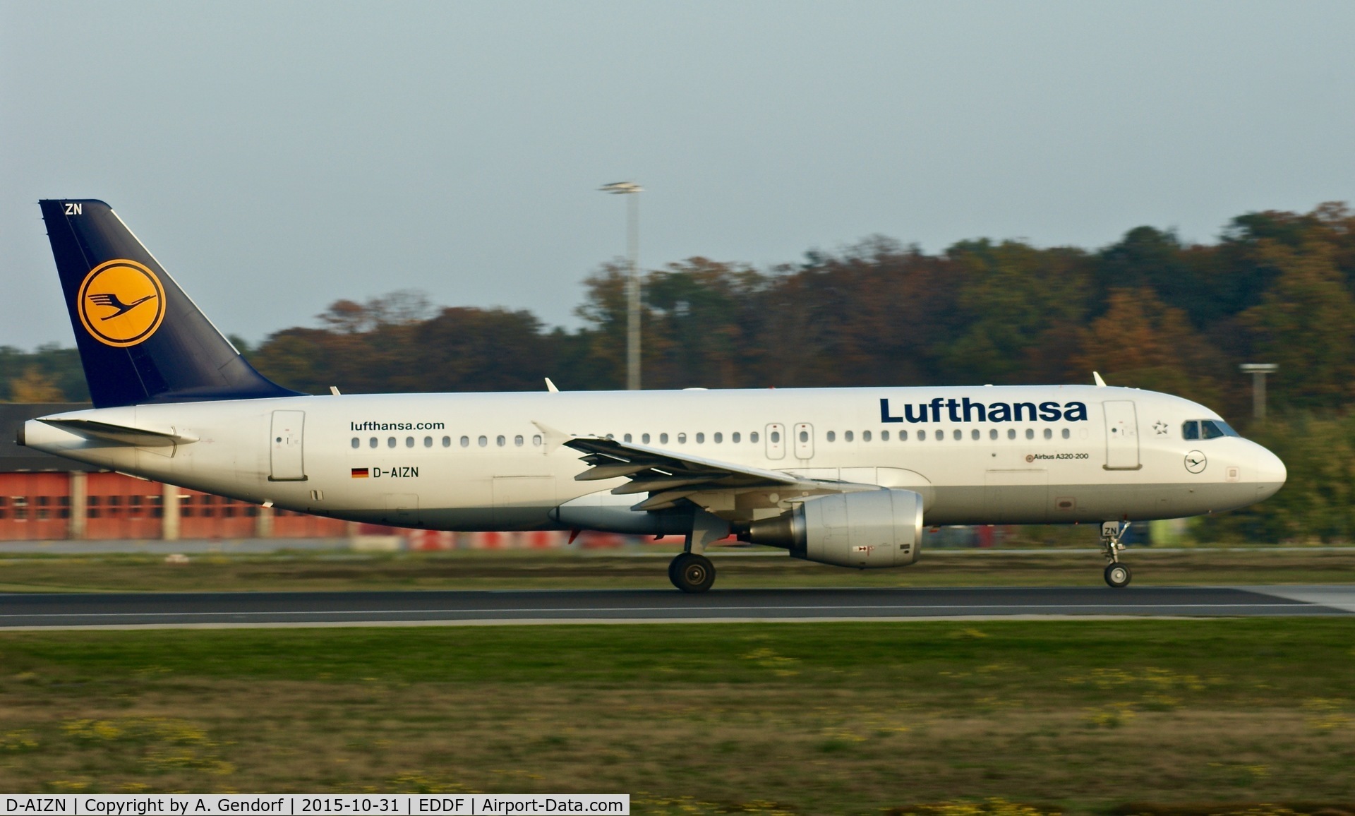 D-AIZN, 2012 Airbus A320-214 C/N 5425, Lufthansa, is here speeding up on RWY 18 at Frankfurt Rhein/Main(EDDF)