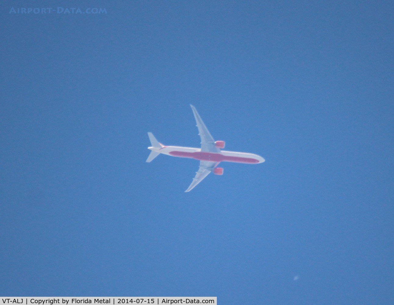 VT-ALJ, 2007 Boeing 777-337/ER C/N 36308, Air India 777-300 flying 37,000 ft with no contrails from ORD-Mumbai