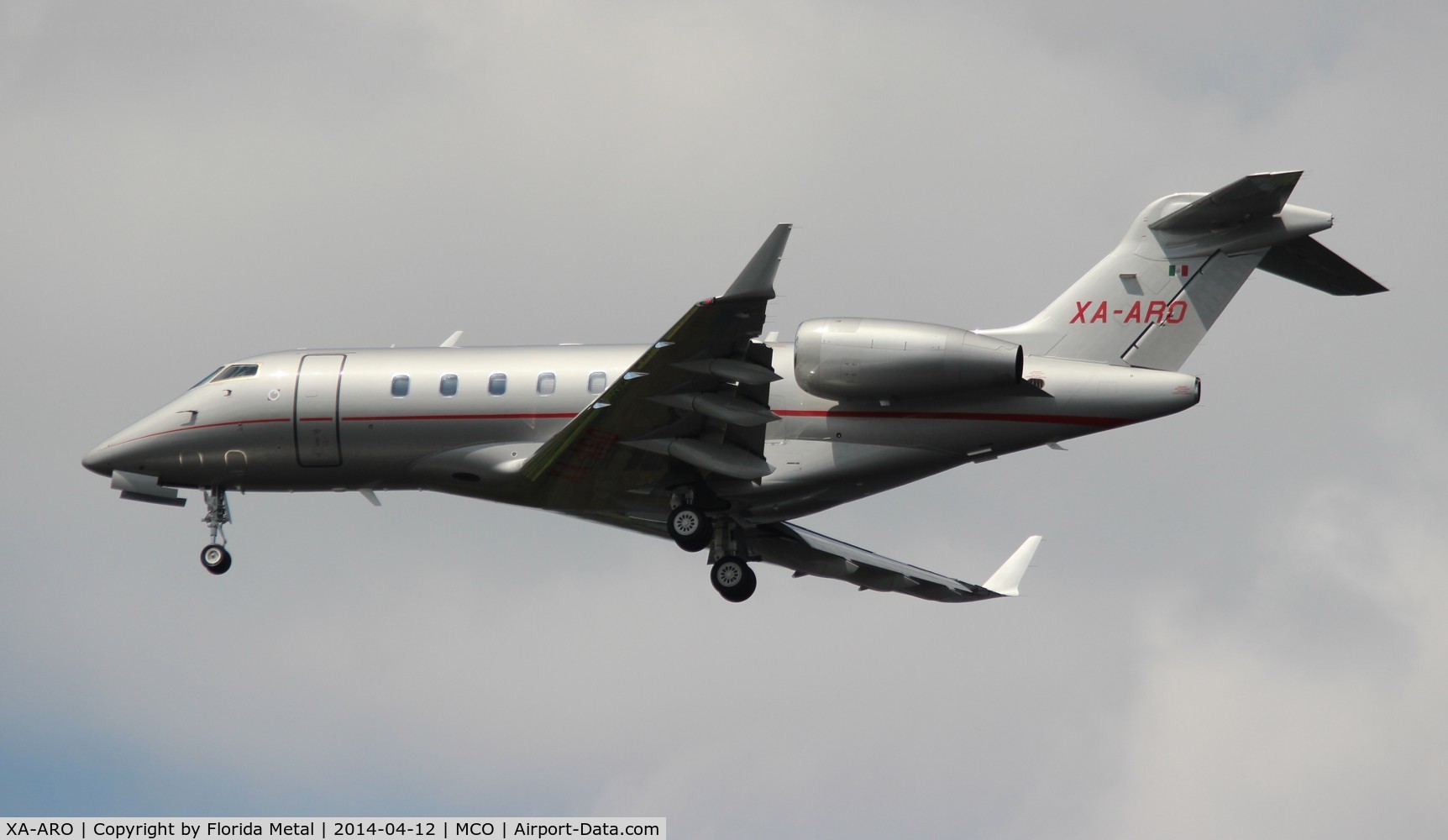 XA-ARO, 2008 Bombardier Challenger 300 (BD-100-1A10) C/N 20200, Challenger 300