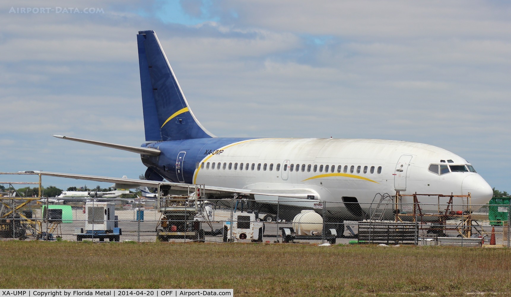 XA-UMP, 1982 Boeing 737-2A3 C/N 22738, Un Titled 737-200 about to get scrapped