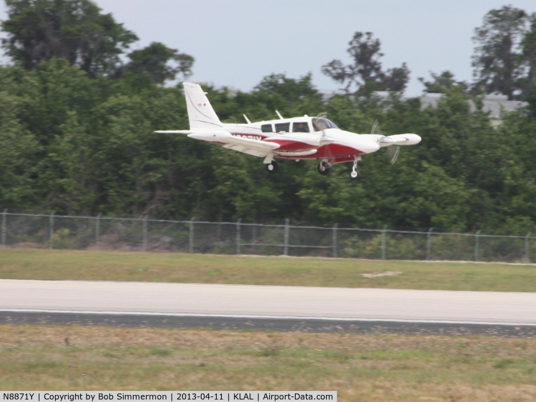 N8871Y, 1970 Piper PA-39 Twin Comanche C/N 39-27, Arriving at Lakeland, FL - Sun N Fun 2013