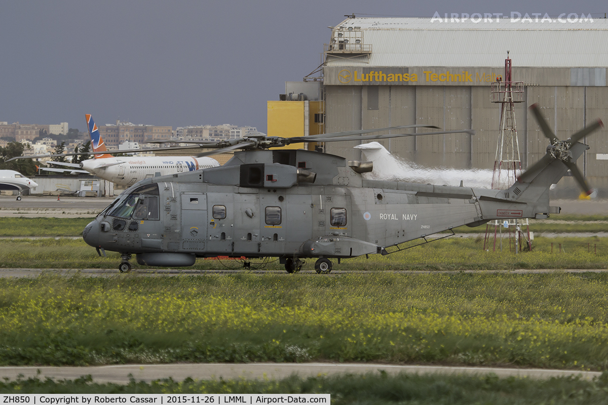 ZH850, 2000 AgustaWestland EH-101 Merlin HM.2 C/N 50125, CHOGM2015