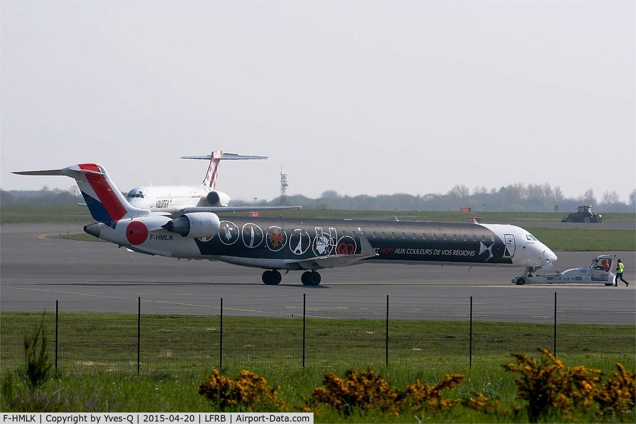 F-HMLK, 2011 Bombardier CRJ-1000EL NG (CL-600-2E25) C/N 19016, Canadair CRJ-1000, Push back, Brest-Bretagne airport (LFRB-BES)