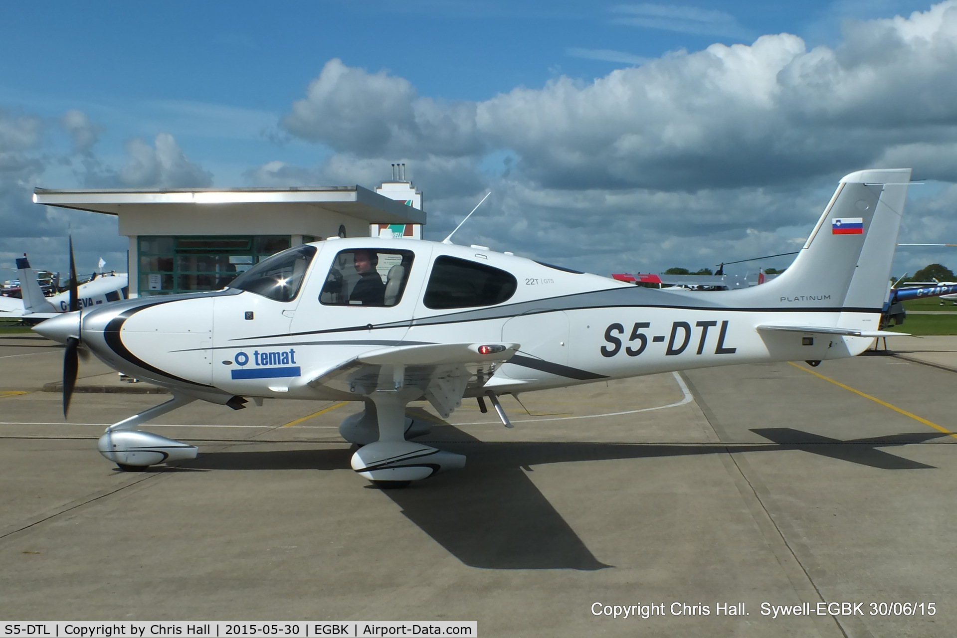 S5-DTL, Cirrus SR22T C/N 0825, at Aeroexpo 2015