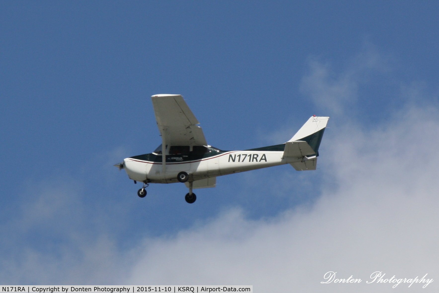 N171RA, 1999 Cessna 172S C/N 172S8237, Skyhawk N171RA arrives at Sarasota-Bradenton International Airport