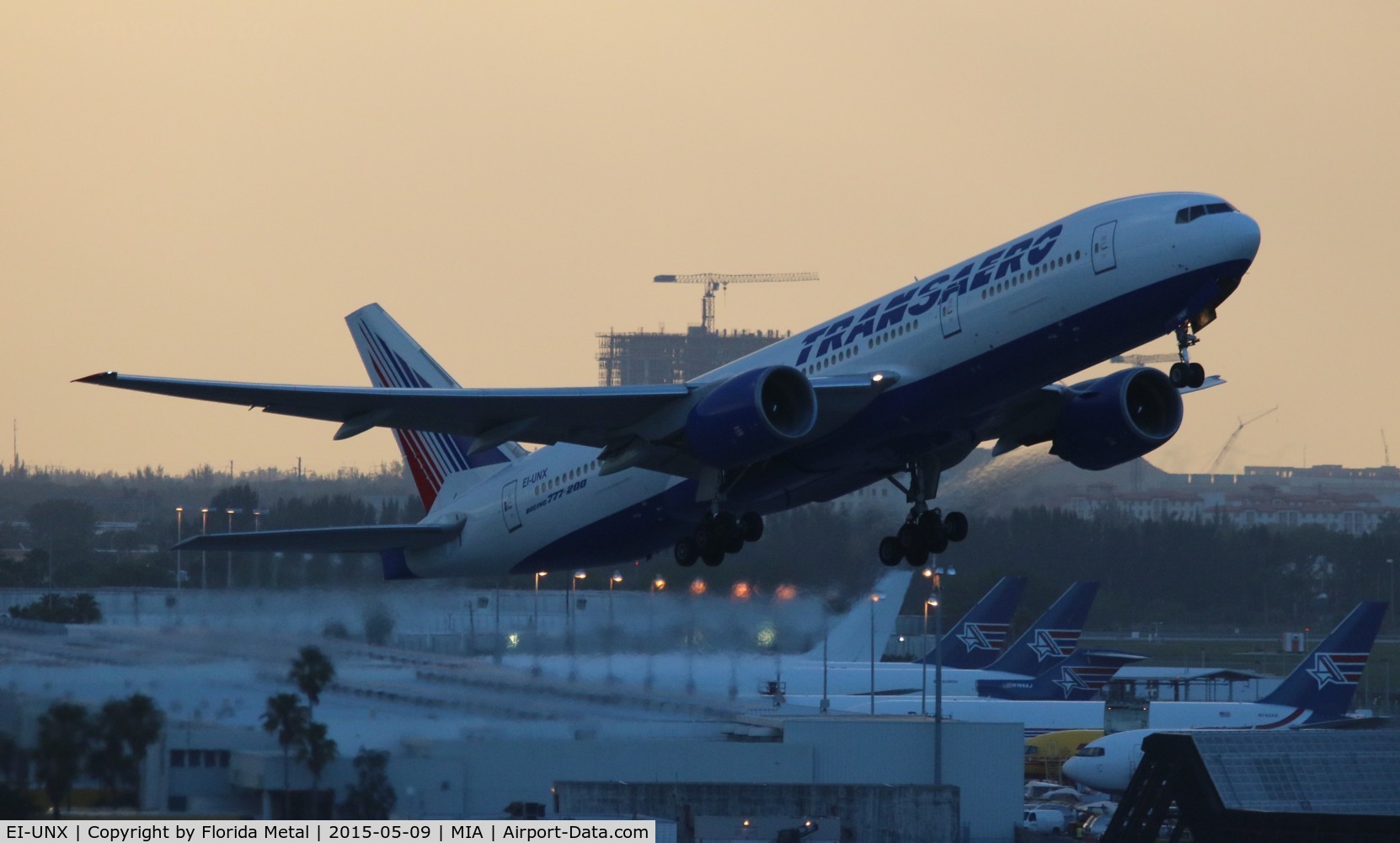 EI-UNX, 1999 Boeing 777-222/ER C/N 30213, Transaero