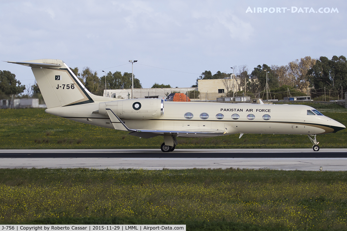J-756, 2007 Gulfstream Aerospace GIV-X (G450) C/N 4090, CHOGM2015