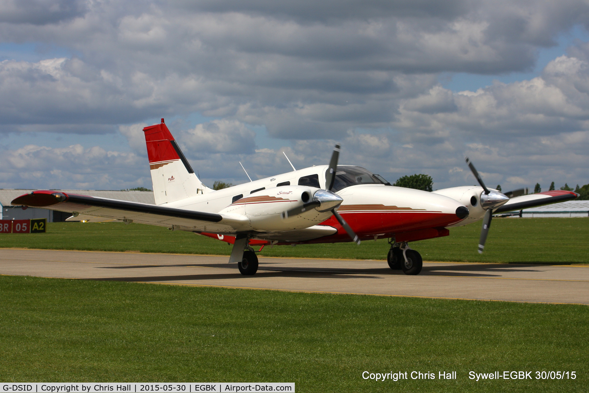 G-DSID, 1995 Piper PA-34-200T Seneca II C/N 34-47001, at Aeroexpo 2015