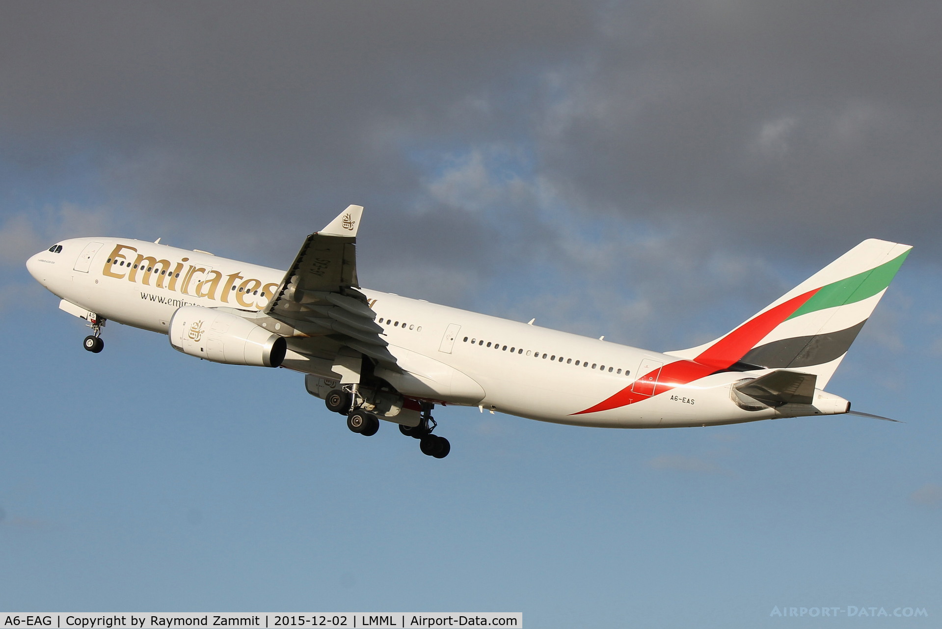 A6-EAG, 2001 Airbus A330-243 C/N 396, A330 A6-EAG Emirates Airlines