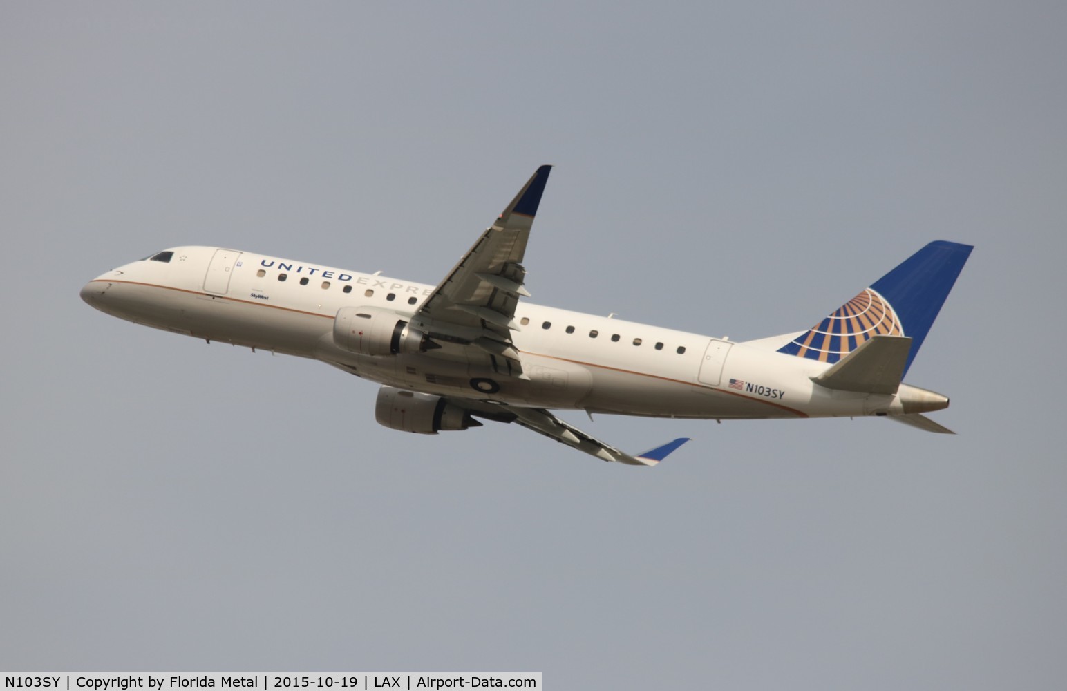 N103SY, 2014 Embraer 175LR (ERJ-170-200LR) C/N 17000390, United Express ERJ 175