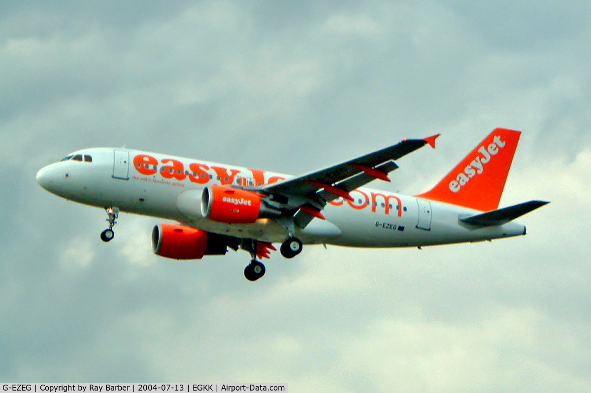 G-EZEG, 2004 Airbus A319-111 C/N 2181, Airbus A319-111 [2181] (EasyJet) Gatwick~G 13/07/2004
