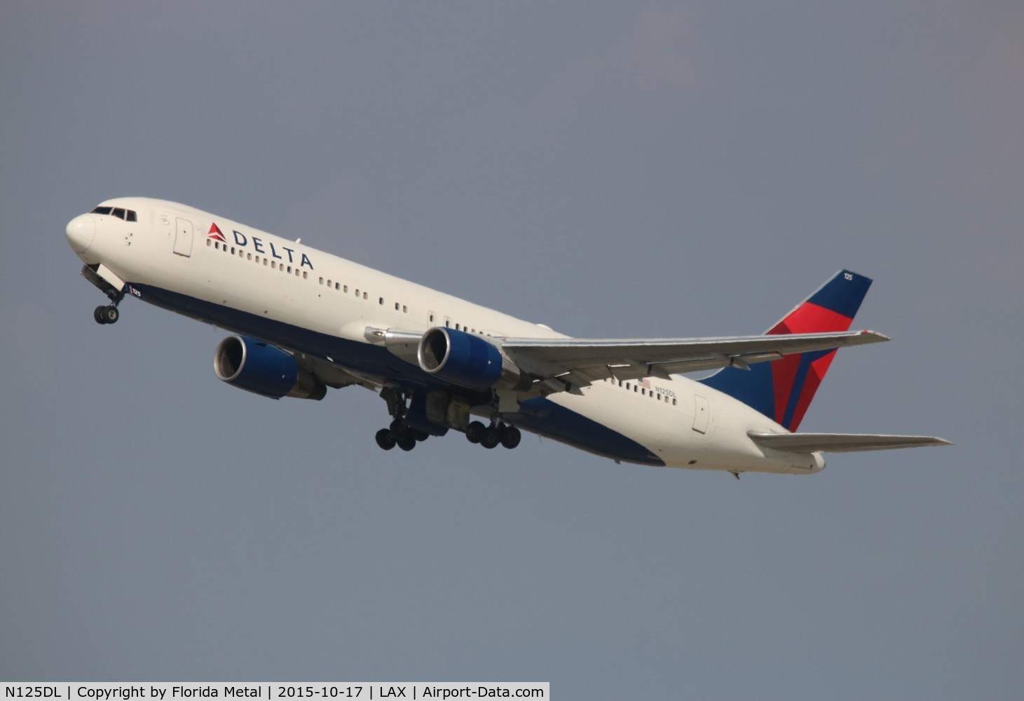 N125DL, 1988 Boeing 767-332 C/N 24075, Delta