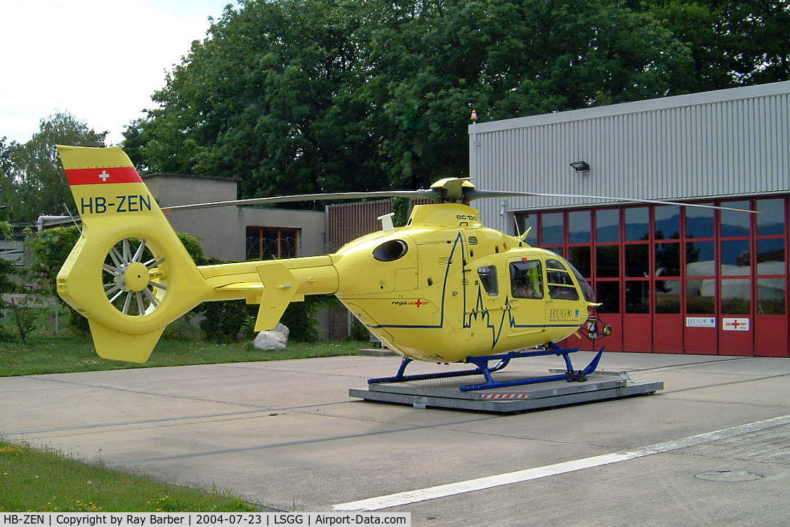 HB-ZEN, 2002 Eurocopter EC-135T-2+ C/N 0257, Eurocopter EC.135T2 [0257] (REGA Swiss Air Ambulance) Geneva~HB 23/07/2004