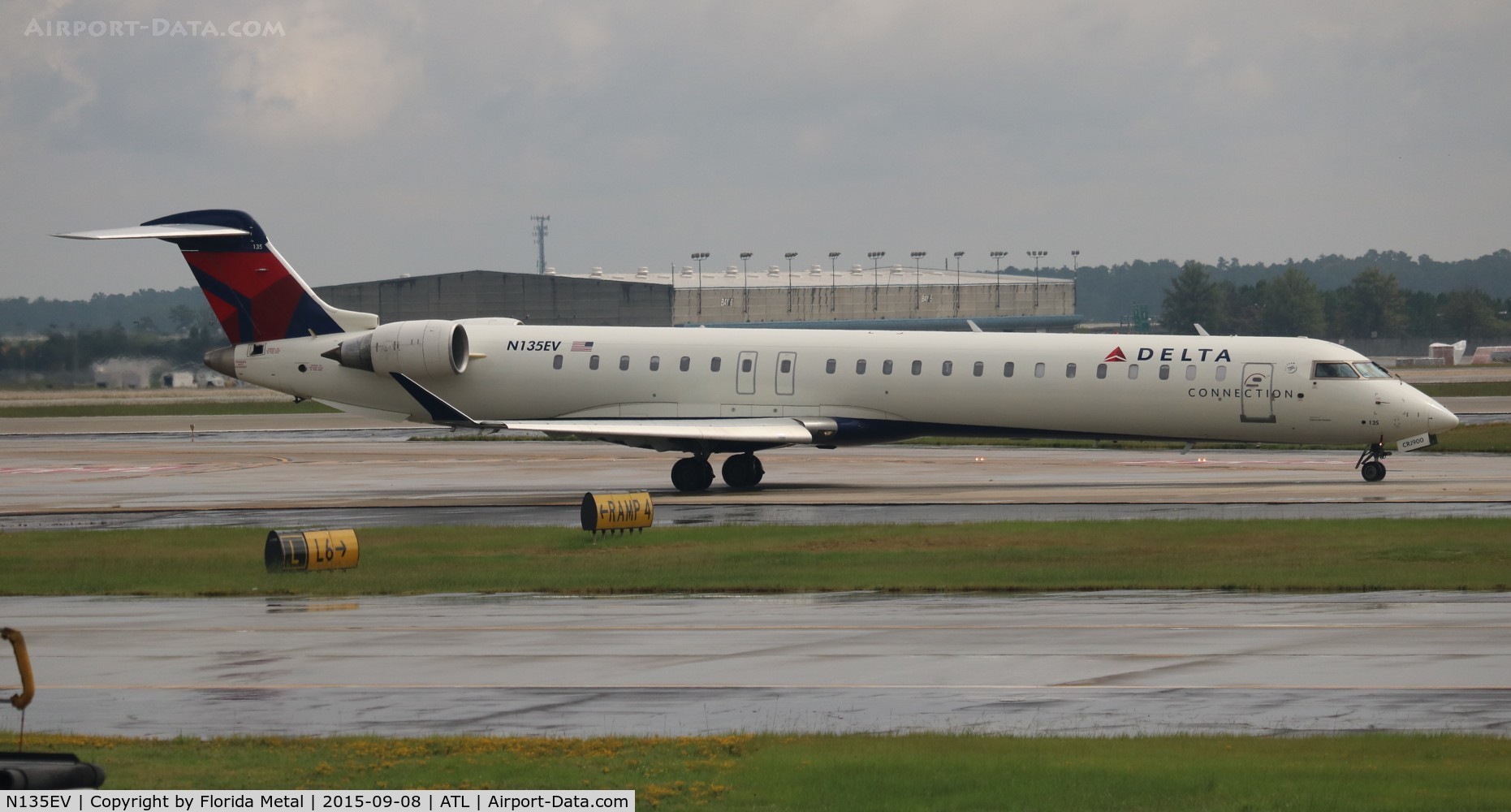 N135EV, 2009 Bombardier CRJ-900ER (CL-600-2D24) C/N 15225, Delta Connection CRJ-900