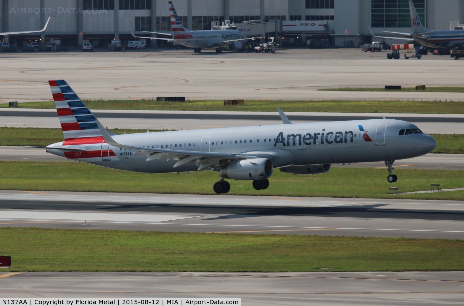 N137AA, 2015 Airbus A321-231 C/N 6647, American