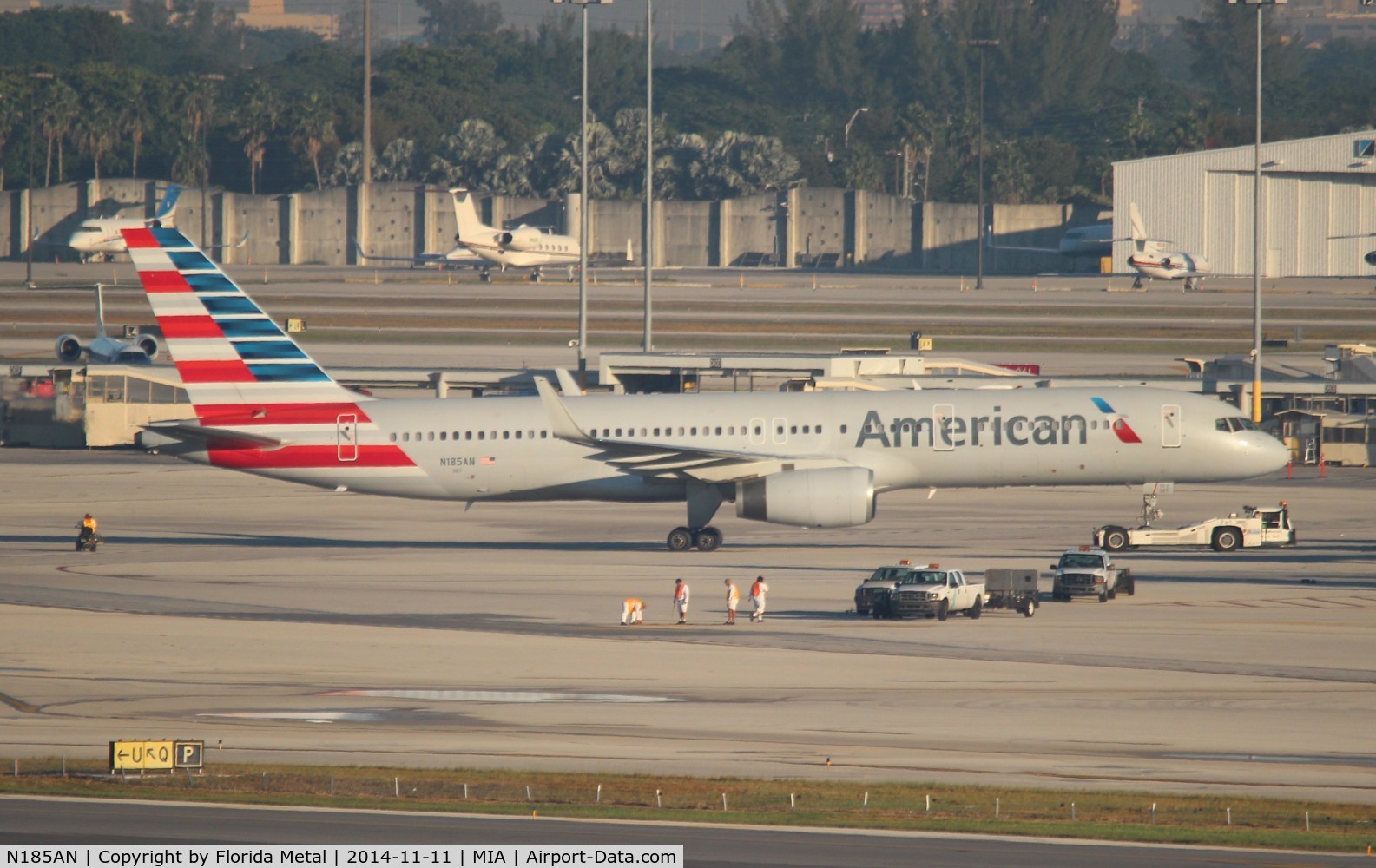 N185AN, 2001 Boeing 757-223 C/N 32379, American