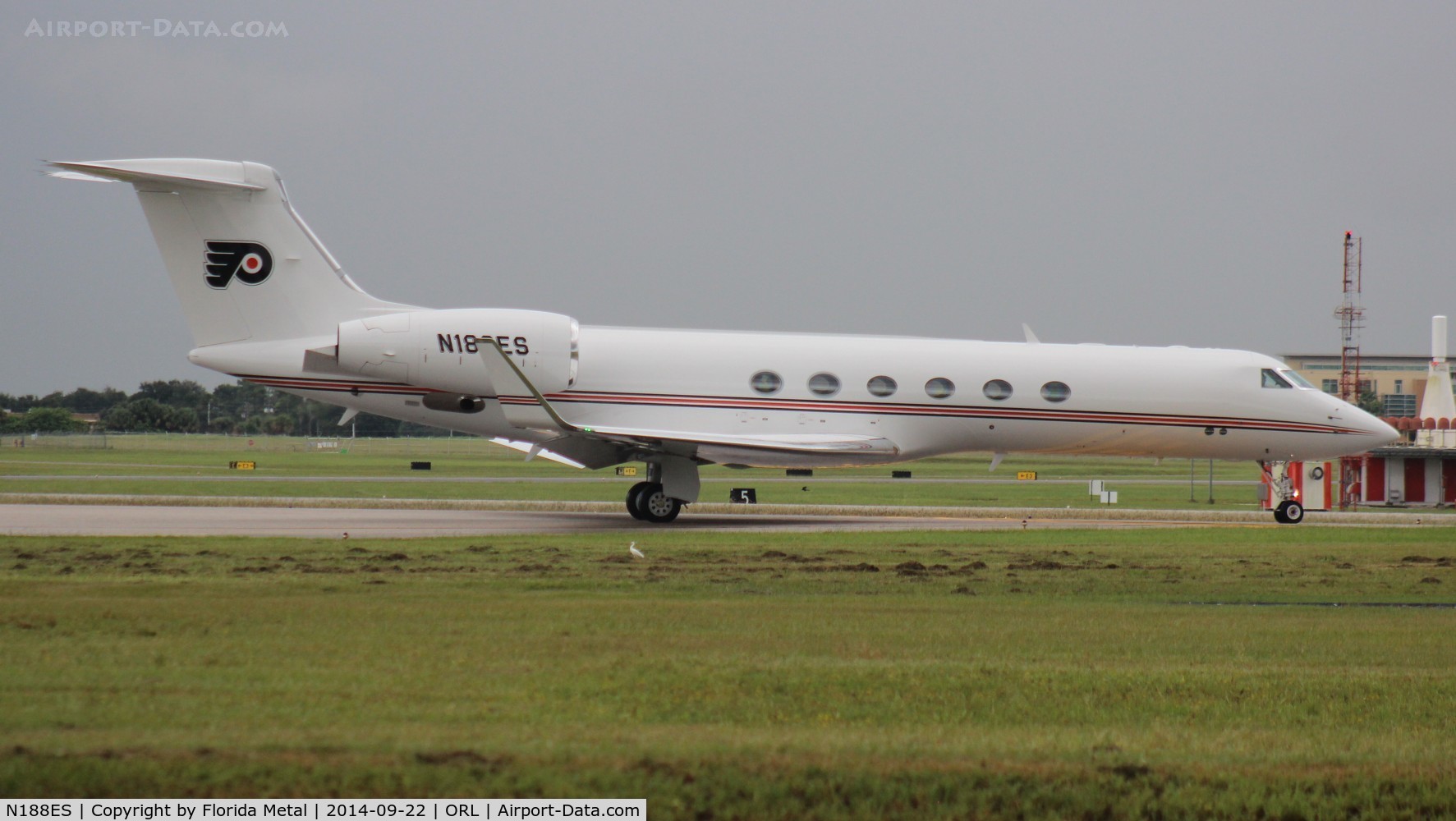 N188ES, 2001 Gulfstream Aerospace G-V C/N 629, Philadelphia Flyers
