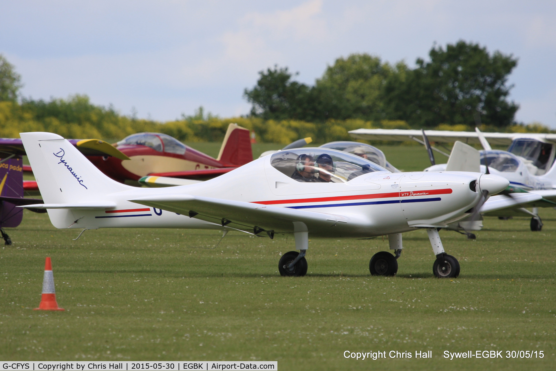 G-CFYS, 2009 Yeoman Dynamic WT9 UK C/N DY298, at Aeroexpo 2015