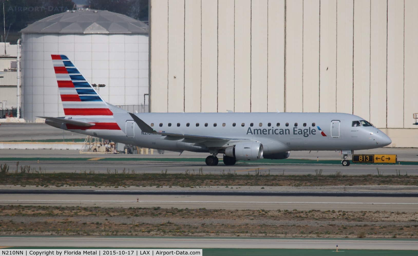 N210NN, 2015 Embraer 175LR (ERJ-170-200LR) C/N 17000500, American Eagle