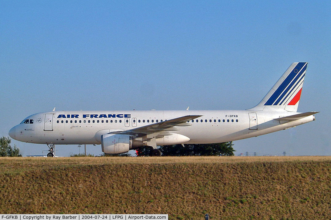 F-GFKB, 1987 Airbus A320-111 C/N 007, Airbus A320-111 [0007] (Air France) Paris-Charles De Gaulle~F 24/07/2004