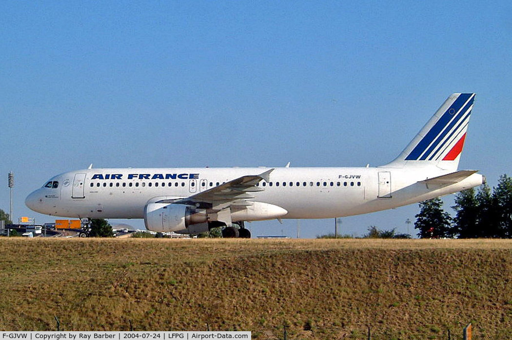 F-GJVW, 1994 Airbus A320-211 C/N 0491, Airbus A320-211 [0491] (Air France) Paris-Charles De Gaulle~F 24/07/2004