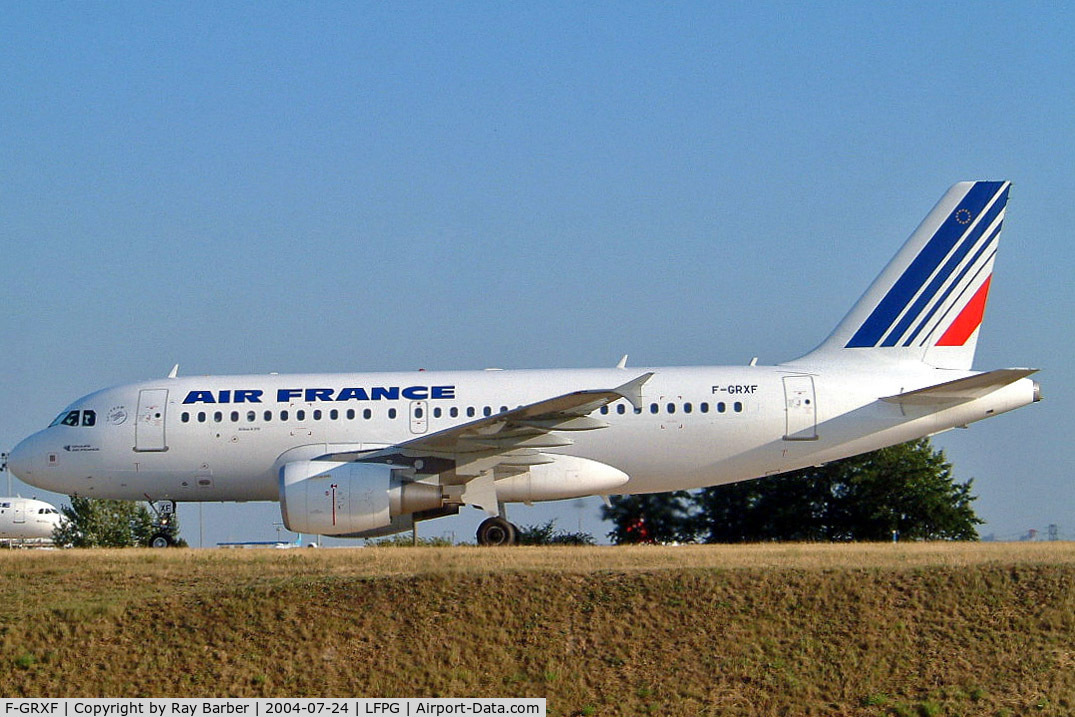 F-GRXF, 2003 Airbus A319-111 C/N 1938, Airbus A319-111 [1938] (Air France) Paris-Charles De Gaulle~F 24/07/2004