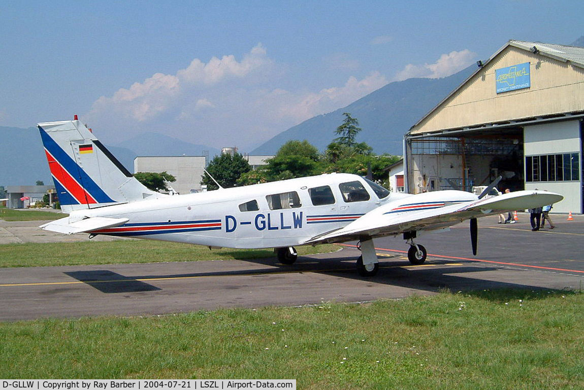 D-GLLW, 1980 Piper PA-34-200T Seneca II C/N 34-8070170, Piper PA-34-200T Seneca II [34-8070170] Locarno~HB 21/07/2004
