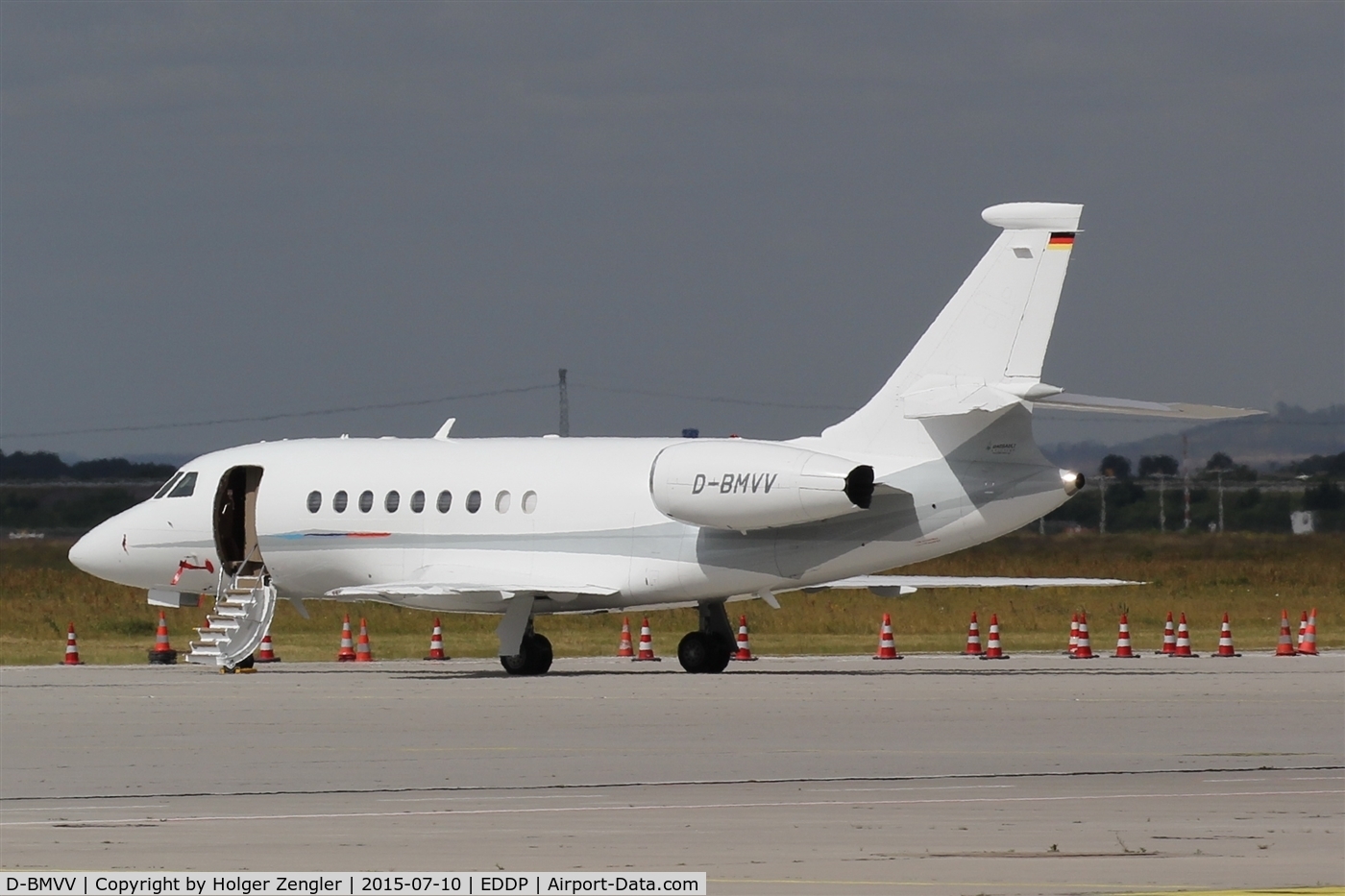 D-BMVV, 2005 Dassault Falcon 2000EX C/N 42, In that case BMVV means BMW. The passengers are on duty in Leipzig branch of bavarian automaker....