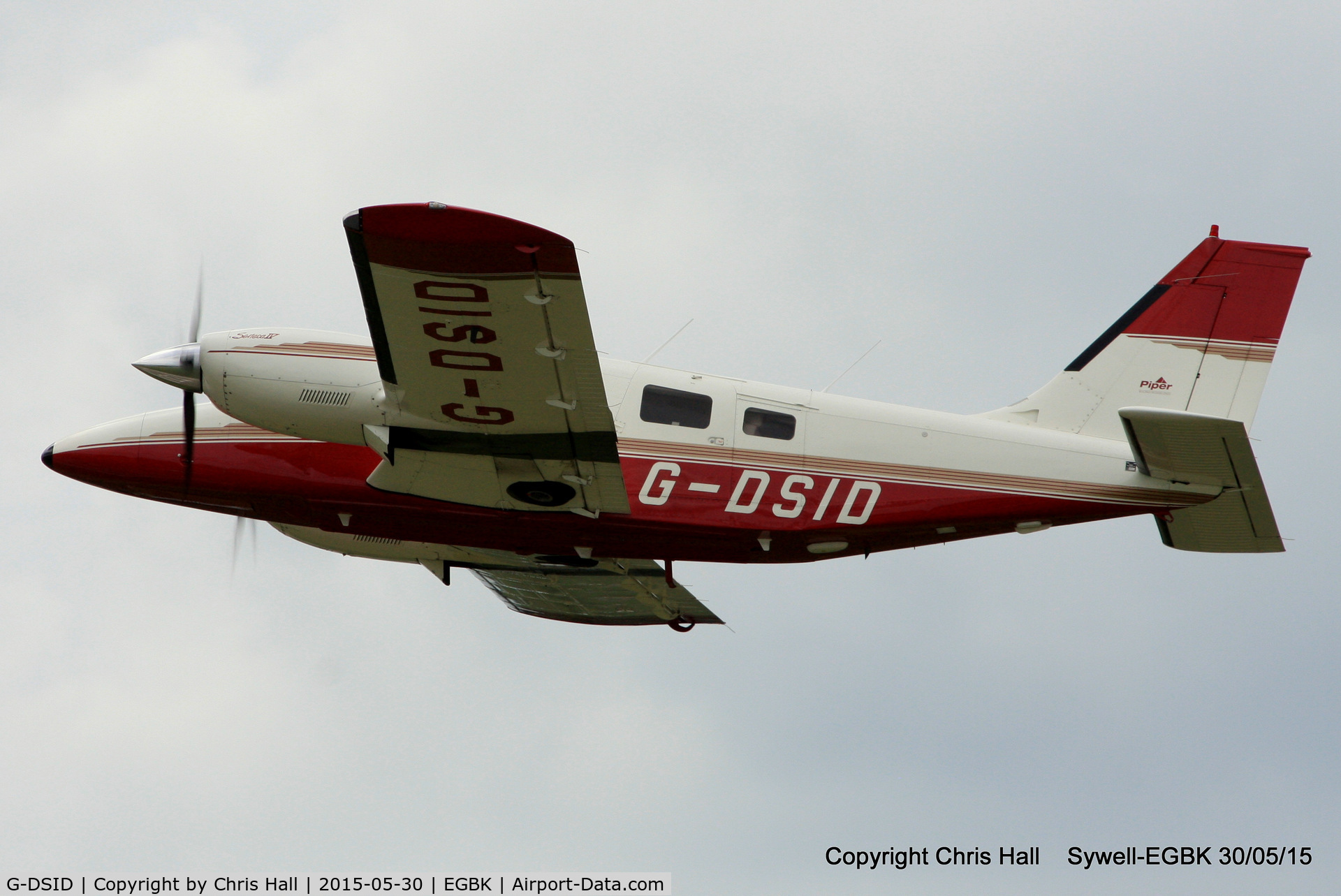 G-DSID, 1995 Piper PA-34-200T Seneca II C/N 34-47001, at Aeroexpo 2015