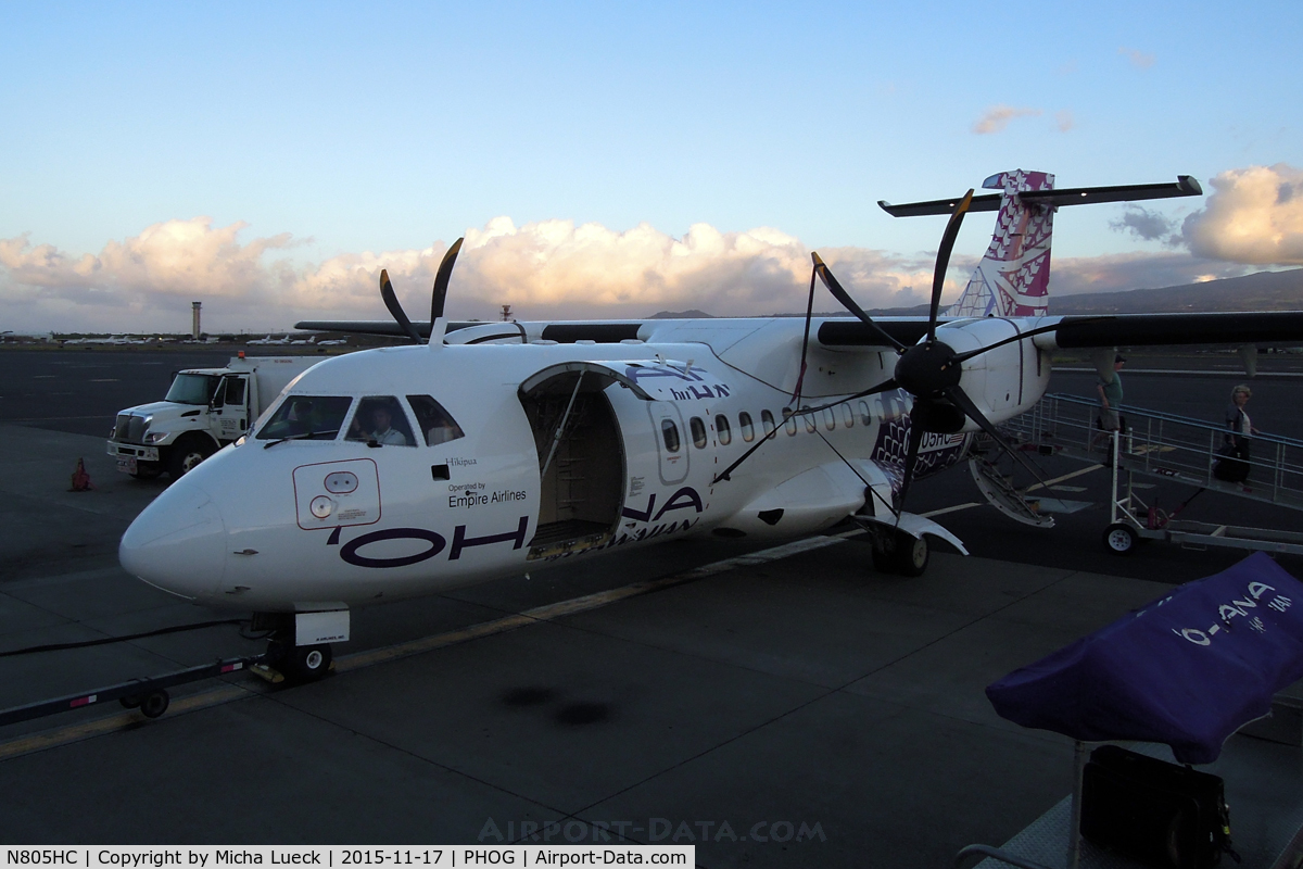 N805HC, 2004 ATR 42-500 C/N 625, Just arrived from KOA in the last light of the day